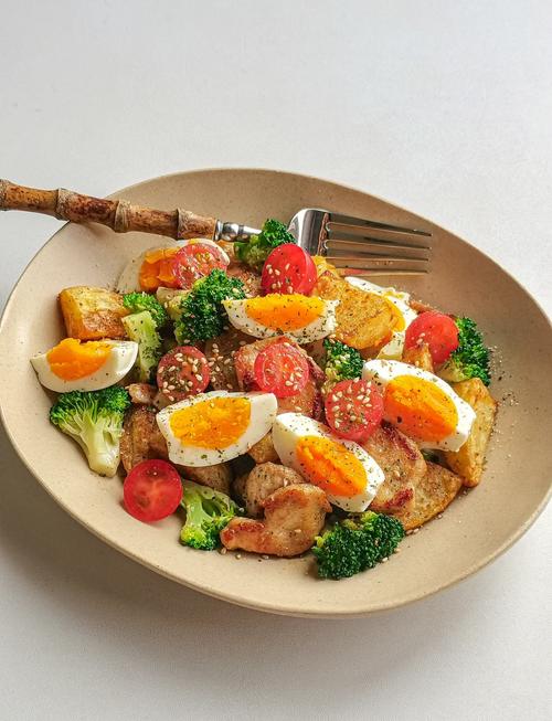 减肥食谱蔬菜沙拉，这样搭配让你越吃越瘦还上瘾！