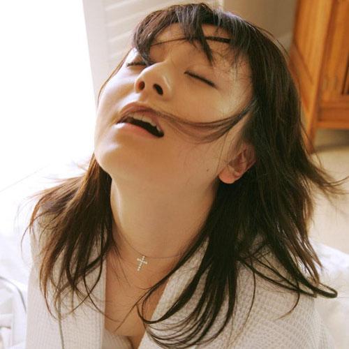 熟女性爱技巧大公开：轻松掌握让亲密更甜蜜的秘诀